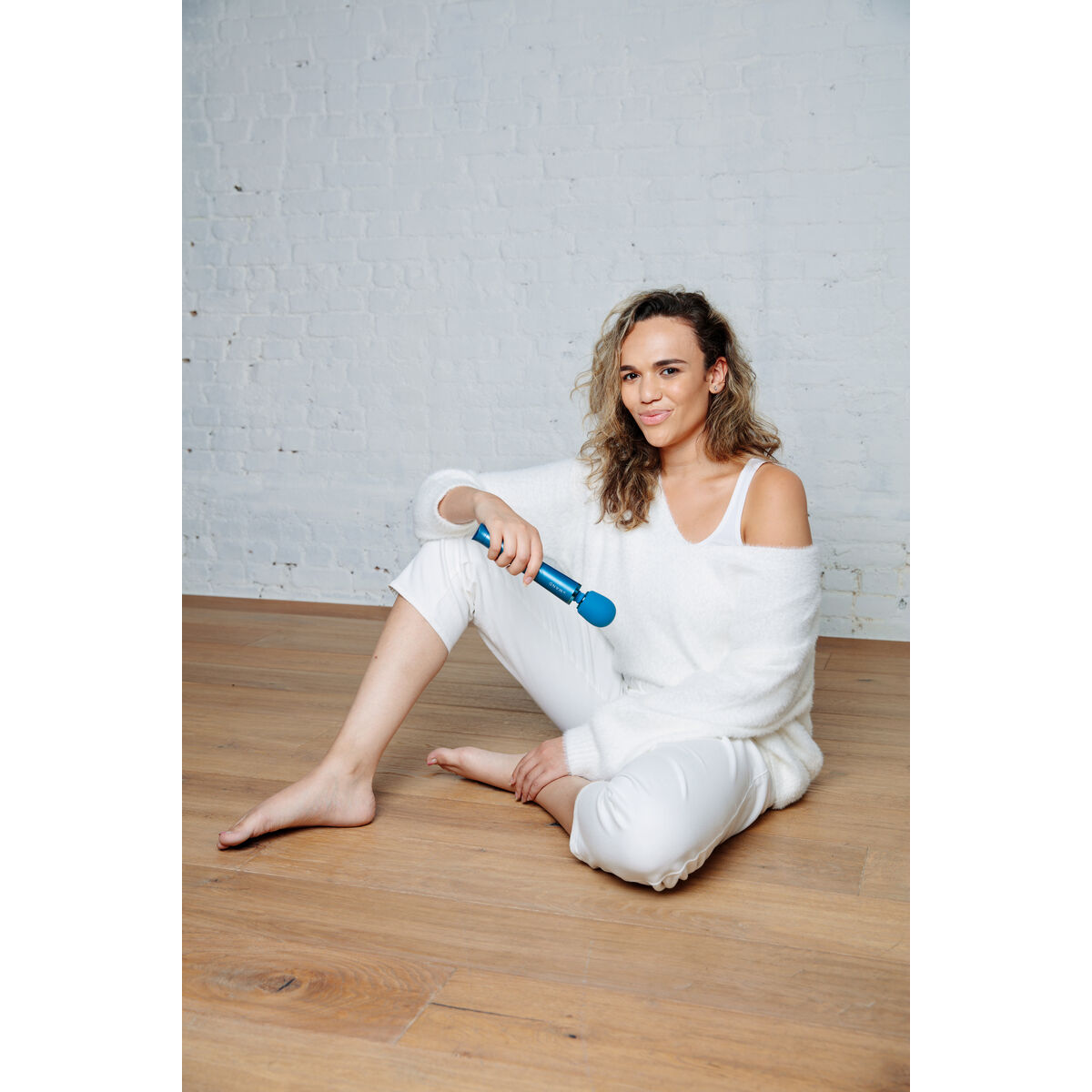 Massageador Varinha Petite Le Wand Azul No